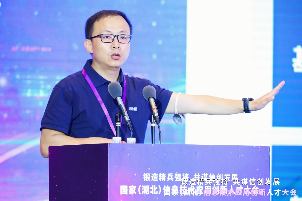 俄罗斯专享会为筑牢“新基建”安全基石推动信创安全人才培养与服务体系建设-俄罗斯专享会官网-数字时代智慧安全产品和解决方案提供商 俄罗斯专享会为筑牢“新基建”安全基石推动信创安全人才培养与服务体系建设-俄罗斯专享会官网-数字时代智慧安全产品和解决方案提供商